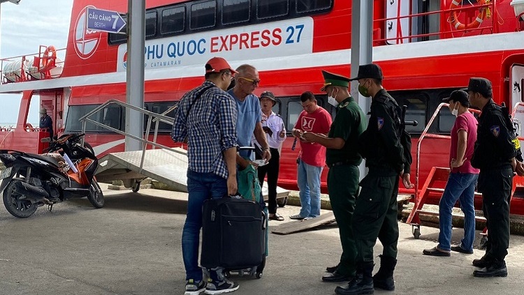 Hướng Dẫn Mua Vé Tàu Cao Tốc Đi Côn Đảo Ngày Cao Điểm